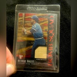 Topps George Brett Game Used Bat card ( Bomb Squad ) # PBS-GB2 2003